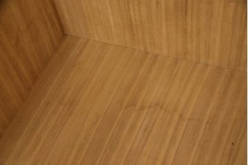 中古　美品　漆塗り　屋久杉の密につまった杢目が美しいワードローブ(洋服タンス、和たんす、引き出し)(R-053602)