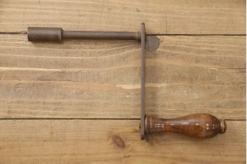 アンティーク家具　ウォールナット材　イギリスよりやってきた!気品漂うエクステンションテーブル(ダイニングテーブル、丸テーブル、拡張式テーブル、2人掛け、4人掛け)(R-053604)