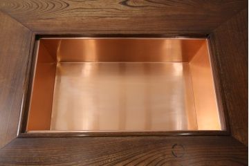 中古　美品　国産民芸家具　総ケヤキ材(欅)　上品な和の趣溢れる火鉢(囲炉裏、座卓、ローテーブル、長火鉢、木製火鉢)(R-053607)