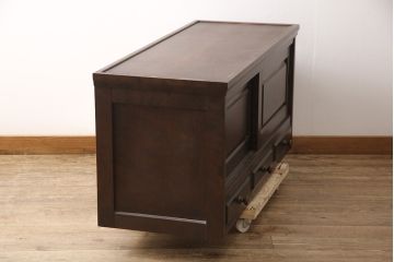 北海道民芸家具　落ち着いた木の色合いが魅力的なサイドボード(テレビ台、収納棚)(R-053608)
