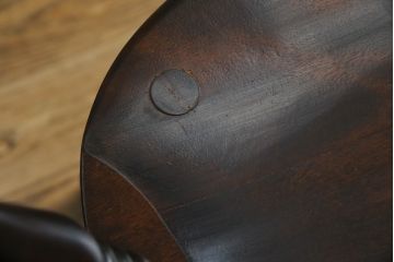 中古　松本民芸家具　#91型　落ち着きのある空間を演出するキャプテンチェア(アームチェア、板座チェア、椅子、ダイニングチェア)(R-053615)