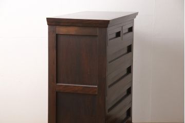 中古　民芸家具　高山式　シックな色合いが和モダンなお部屋にもぴったりなチェスト(松本民芸家具)(引き出し、サイドチェスト)(R-053623)