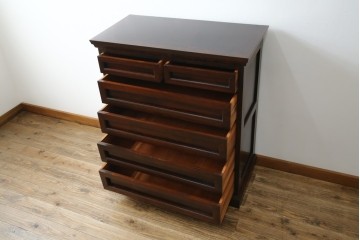 中古　民芸家具　高山式　シックな色合いが和モダンなお部屋にもぴったりなチェスト　(R-053623)