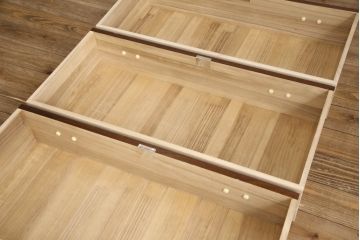 中古　美品　国産　銀色の金具が渋い総桐箪笥(桐たんす、収納タンス、衣装箪笥、チェスト)(R-053660)