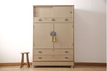 中古　伝統工芸品　桑材のワンポイントがおしゃれな加茂総桐箪笥(胴丸、総桐たんす、着物箪笥、引き出し、バラ売り可能)(R-053662)