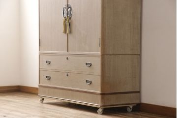 中古　伝統工芸品　桑材のワンポイントがおしゃれな加茂総桐箪笥(胴丸、総桐たんす、着物箪笥、引き出し、バラ売り可能)(R-053662)
