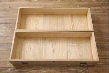 中古　伝統工芸品　桑材のワンポイントがおしゃれな加茂総桐箪笥(胴丸、総桐たんす、着物箪笥、引き出し、バラ売り可能)(R-053662)