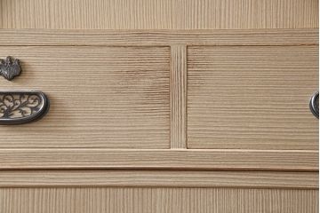 中古　伝統工芸品　桑材のワンポイントがおしゃれな加茂総桐箪笥(胴丸、総桐たんす、着物箪笥、引き出し、バラ売り可能)(R-053662)