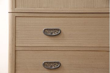 中古　伝統工芸品　桑材のワンポイントがおしゃれな加茂総桐箪笥(胴丸、総桐たんす、着物箪笥、引き出し、バラ売り可能)(R-053662)