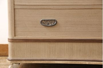 中古　伝統工芸品　桑材のワンポイントがおしゃれな加茂総桐箪笥(胴丸、総桐たんす、着物箪笥、引き出し、バラ売り可能)(R-053662)