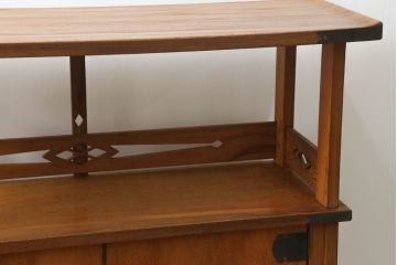 和製ビンテージ　屋久杉　金具と透かし彫りがアクセントの飾り棚(茶箪笥、茶棚、収納棚、サイドボード、ヴィンテージ)(R-053663)
