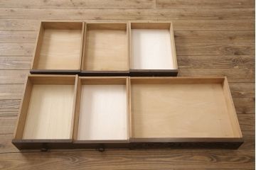 和製ビンテージ　神戸洋家具　細やかな彫刻など凝ったつくりが魅力的なデスク(両袖机、在宅ワーク、在宅用ワークデスク、ヴィンテージ)(R-053664)