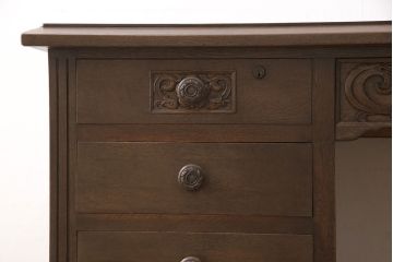 和製ビンテージ　神戸洋家具　細やかな彫刻など凝ったつくりが魅力的なデスク(両袖机、在宅ワーク、在宅用ワークデスク、ヴィンテージ)(R-053664)