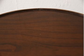中古　美品　イタリア　SELVA(セルバ)　個性的な脚のデザインが目を引くサイドテーブル(花台、ナイトテーブル)(R-053667)