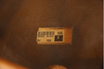 中古　美品　イタリア　SELVA(セルバ)　個性的な脚のデザインが目を引くサイドテーブル(花台、ナイトテーブル)(R-053667)