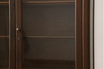 イギリスアンティーク　バーチ材　クラシカルな佇まいが魅力的なブックケース(本箱、本棚、書棚、戸棚、収納棚)(R-053669)