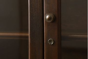 イギリスアンティーク　バーチ材　クラシカルな佇まいが魅力的なブックケース(本箱、本棚、書棚、戸棚、収納棚)(R-053669)