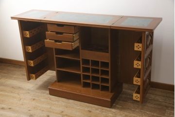 中古　ヨーロッパ高級輸入家具　細やかな彫刻の素晴らしいサーバー(サービス台、ワインラック、バーカウンター、カウンターテーブル、サイドボード)(R-053691)