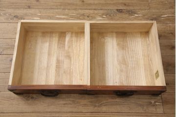 中古　岩谷堂箪笥　迫力ある木目と金具が上質な和の空間にぴったりな収納棚(戸棚、水屋箪笥、茶たんす、茶棚)(R-053695)