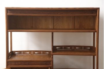 中古　超美品　超希少!　新品肥松　美しい色合いと木目が目を引く飾り棚(定価約140万円)(金襴木)(茶棚、収納棚、戸棚)(R-053698)