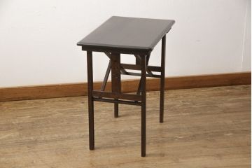 中古　山葉(ヤマハ、日本楽器)　シンプルな透かしがアクセントの折りたたみ式サイドテーブル(折り畳み机、コンソールテーブル、作業台)(R-053699)