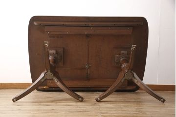アメリカビンテージ　DREXEL HERITAGE(ドレクセルヘリテイジ)　マホガニー材　エレガントな佇まいが目を引くダイニングテーブル(エクステンションテーブル、ヴィンテージ)(R-053714)