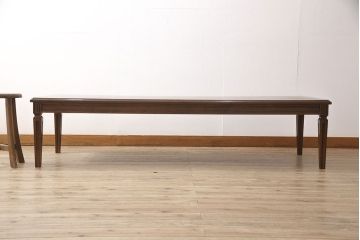 中古　美品　カリモク家具　domani(ドマーニ)　QUEENS　LIFE(クイーンズライフ)　クラシカルな佇まいが美しいセンターテーブル(定価約19万円)(ローテーブル、コンソールテーブル)(R-053719)