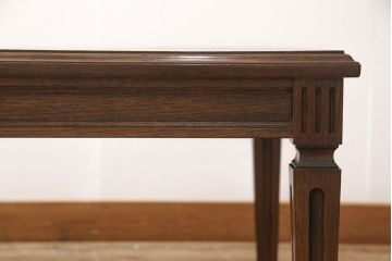中古　美品　カリモク家具　domani(ドマーニ)　QUEENS　LIFE(クイーンズライフ)　クラシカルな佇まいが美しいセンターテーブル(定価約19万円)(ローテーブル、コンソールテーブル)(R-053719)