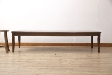 中古　美品　カリモク家具　domani(ドマーニ)　QUEENS　LIFE(クイーンズライフ)　クラシカルな佇まいが美しいセンターテーブル(定価約19万円)(ローテーブル、コンソールテーブル)(R-053719)