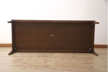 中古　美品　カリモク家具　domani(ドマーニ)　QUEENS　LIFE(クイーンズライフ)　クラシカルな佇まいが美しいセンターテーブル(定価約19万円)(ローテーブル、コンソールテーブル)(R-053719)