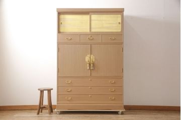 中古　美品　和歌山　丸に五三桐の家紋　金色に輝く引き戸が目を惹く紀州総桐箪笥(並厚、桐たんす、着物箪笥、引き出し)(定価約90万円)(R-053757)
