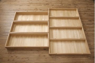 中古　美品　和歌山　丸に五三桐の家紋　金色に輝く引き戸が目を惹く紀州総桐箪笥(並厚、桐たんす、着物箪笥、引き出し)(定価約90万円)(R-053757)