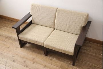 中古　北海道民芸家具　シックな大人空間におすすめの2人掛けソファ(2P、二人掛け、アームソファ)(R-053759)