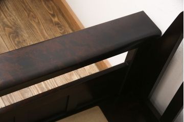 中古　北海道民芸家具　シックな大人空間におすすめの2人掛けソファ(2P、二人掛け、アームソファ)(R-053759)