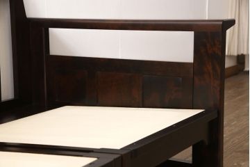 中古　北海道民芸家具　シックな大人空間におすすめの2人掛けソファ(2P、二人掛け、アームソファ)(R-053759)