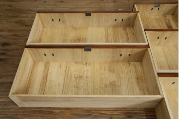 中古　岩谷堂箪笥　力強い杢目と黒々とした金具が魅力的な収納箪笥(和たんす、整理箪笥、チェスト、引き出し)(R-053763)