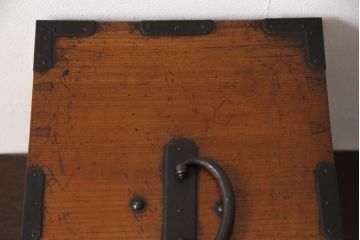 和製アンティーク　江戸〜明治　総ケヤキ材　重厚な金具が目を引く酒田船箪笥(掛硯型、懸硯型、舟箪笥、小箪笥、小物収納、引き出し)(R-053764)