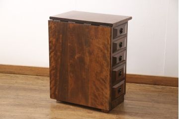 中古　美品　九州民芸家具　カバ材　コンパクトさが魅力的な折り畳み天板デスク(机、在宅ワーク、在宅用テーブル、作業台、サイドチェスト)(R-053765)