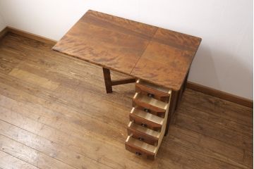 中古　美品　九州民芸家具　カバ材　コンパクトさが魅力的な折り畳み天板デスク(机、在宅ワーク、在宅用テーブル、作業台、サイドチェスト)(R-053765)
