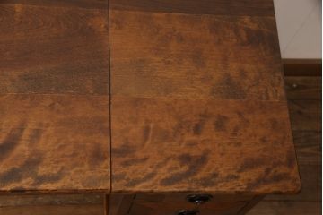 中古　美品　九州民芸家具　カバ材　コンパクトさが魅力的な折り畳み天板デスク(机、在宅ワーク、在宅用テーブル、作業台、サイドチェスト)(R-053765)