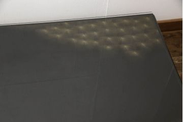 中古　輪島塗り　沈金師　福光満穂作　ガラス天板付き　繊細な図柄が美しい座卓(ローテーブル、センターテーブル)(定価約135万円)(R-053770)