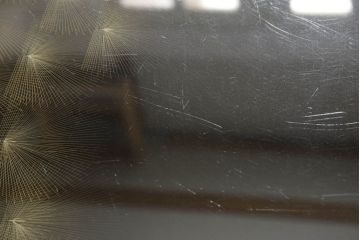 中古　輪島塗り　沈金師　福光満穂作　ガラス天板付き　繊細な図柄が美しい座卓(ローテーブル、センターテーブル)(定価約135万円)(R-053770)