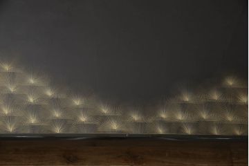 中古　輪島塗り　沈金師　福光満穂作　ガラス天板付き　繊細な図柄が美しい座卓(ローテーブル、センターテーブル)(定価約135万円)(R-053770)