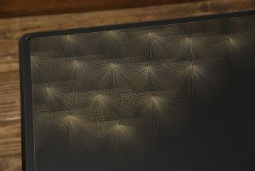 中古　輪島塗り　沈金師　福光満穂作　ガラス天板付き　繊細な図柄が美しい座卓(ローテーブル、センターテーブル)(定価約135万円)(R-053770)