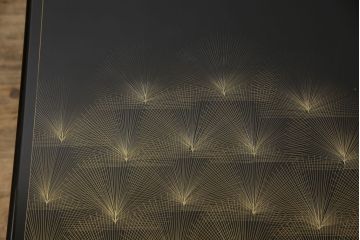 中古　輪島塗り　沈金師　福光満穂作　ガラス天板付き　繊細な図柄が美しい座卓(ローテーブル、センターテーブル)(定価約135万円)(R-053770)