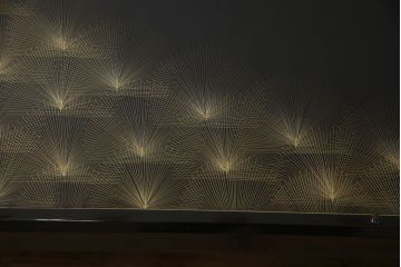 中古　輪島塗り　沈金師　福光満穂作　ガラス天板付き　繊細な図柄が美しい座卓(ローテーブル、センターテーブル)(定価約135万円)(R-053770)
