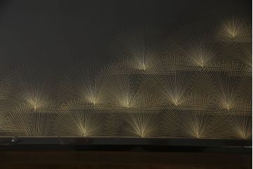 中古　輪島塗り　沈金師　福光満穂作　ガラス天板付き　繊細な図柄が美しい座卓(ローテーブル、センターテーブル)(定価約135万円)(R-053770)