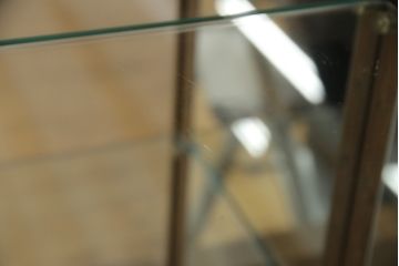 中古　美品　カリモク家具(karimoku)　domani(ドマーニ)　QUEENS　LIFE(クイーンズライフ)　クラシカルなデザインが魅力的なキャビネット(食器棚、キュリオケース、飾り棚、収納棚)(R-053771)