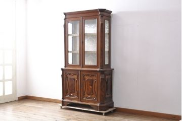 ヴィンテージ家具　極上美品　イタリア輸入家具　マホガニー材　ウォールナット材　凝ったデザインが魅力的な気品あふれるキャビネット(収納棚、陳列棚、飾り棚、店舗什器)(R-053772)