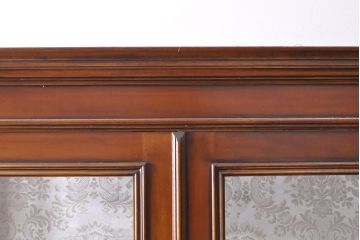 ヴィンテージ家具　極上美品　イタリア輸入家具　マホガニー材　ウォールナット材　凝ったデザインが魅力的な気品あふれるキャビネット(収納棚、陳列棚、飾り棚、店舗什器)(R-053772)